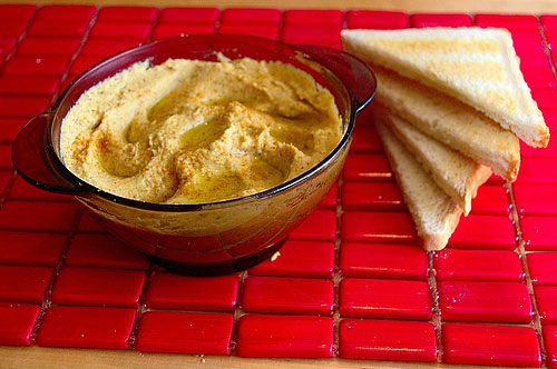 Bean and Sesame Seed Spread (Hummus) recipe - 77 calories